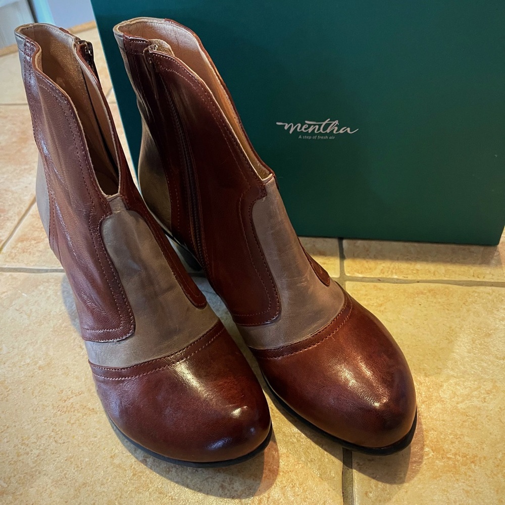 Beautiful, Sassy Mentha Jasper Booties!